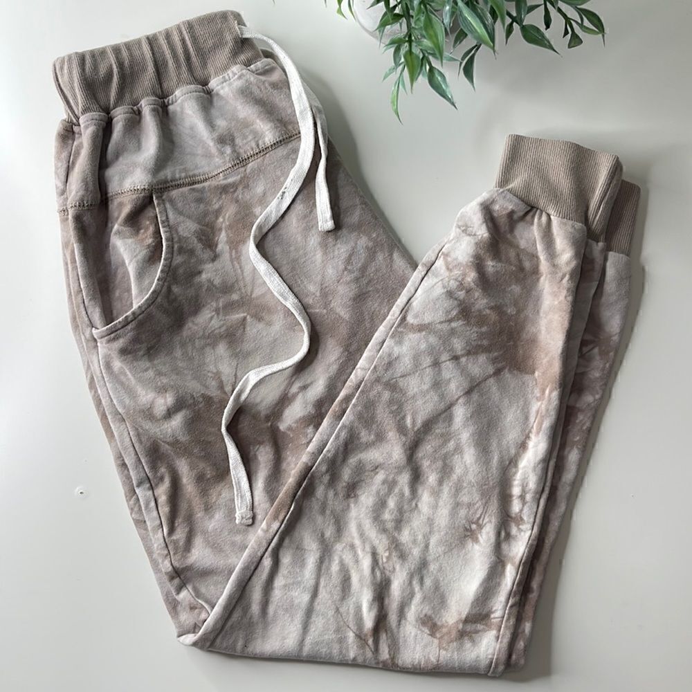 LB Collection tie dye jogger pants.  Size Small. Pockets and drawstring waist.